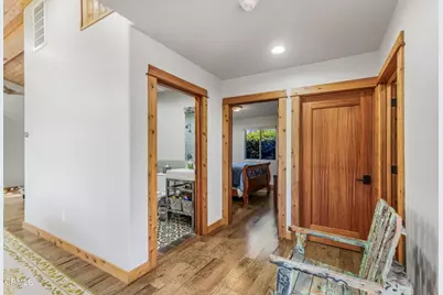 7035 Oxnard Avenue, Ventura, CA 93001 - Photo 19