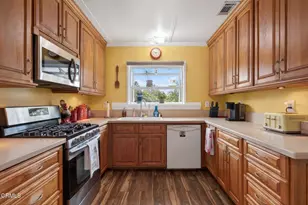 928 Mission Dr, Camarillo, CA 93010 - Photo 17