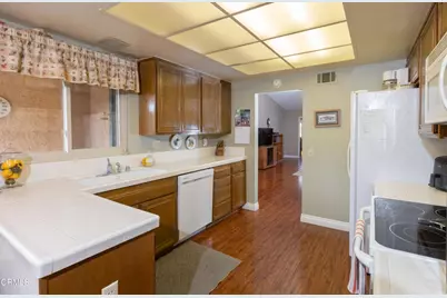 30110 Village 30, Camarillo, CA 93012 - Photo 11