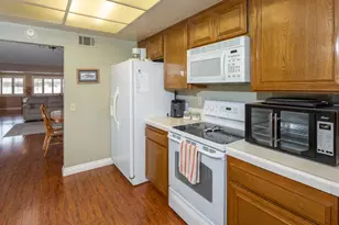 30110 Village 30, Camarillo, CA 93012 - Photo 9