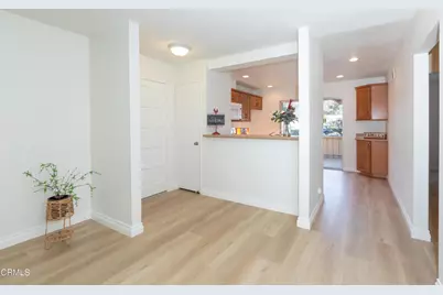 15421 Village 15, Camarillo, CA 93012 - Photo 11