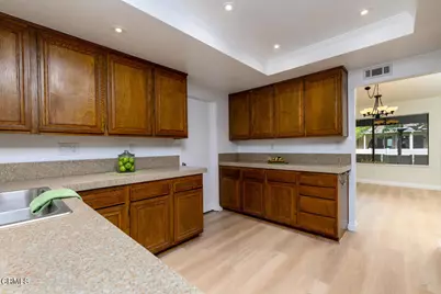 42025 Village 42, Camarillo, CA 93012 - Photo 21