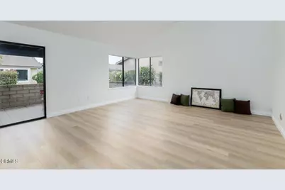 42025 Village 42, Camarillo, CA 93012 - Photo 17