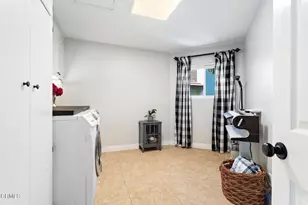 12157 London Grove Ct, Moorpark, CA 93021 - Photo 43