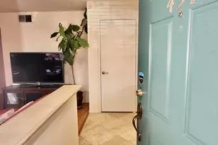 18109 Erik Ct, Canyon Country, CA 91387 - Photo 3