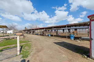 301 Sycamore Dr, Bakersfield, CA 93308 - Photo 45