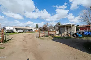 301 Sycamore Dr, Bakersfield, CA 93308 - Photo 9