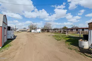 301 Sycamore Dr, Bakersfield, CA 93308 - Photo 27