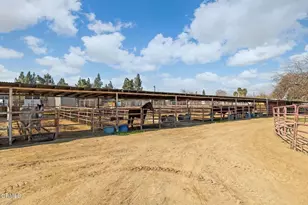 301 Sycamore Dr, Bakersfield, CA 93308 - Photo 21