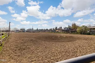 301 Sycamore Dr, Bakersfield, CA 93308 - Photo 7