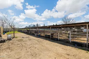 301 Sycamore Dr, Bakersfield, CA 93308 - Photo 23