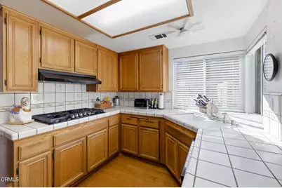 6051 Mescallero Place, Simi Valley, CA 93063 - Photo 11