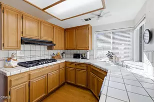 6051 Mescallero Pl, Simi Valley, CA 93063 - Photo 11