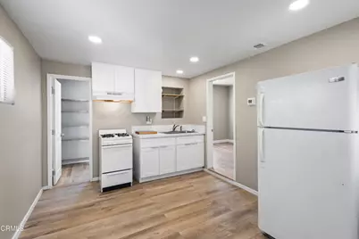 136 S Roosevelt Avenue, Oxnard, CA 93030 - Photo 45