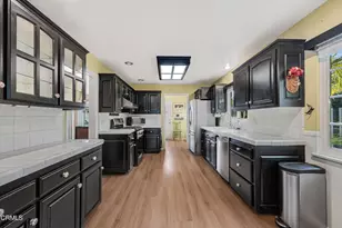 218 Palomares Ave, Ventura, CA 93003 - Photo 9