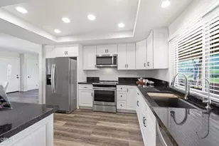 34120 Village 34, Camarillo, CA 93012 - Photo 17