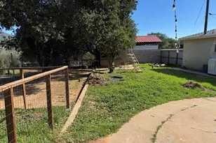 12104 Topa Ln, Santa Paula, CA 93060 - Photo 11