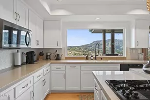 838 Crestview Ct, Santa Paula, CA 93060 - Photo 17