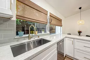 5465 Newcastle Ave, Encino, CA 91316 - Photo 7
