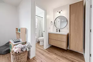 5465 Newcastle Ave, Encino, CA 91316 - Photo 25