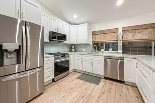 5465 Newcastle Ave, Encino, CA 91316 - Photo 5