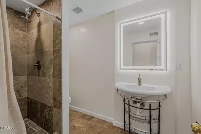 13902 Calvert Street, Los Angeles, CA 91401 - Photo 21