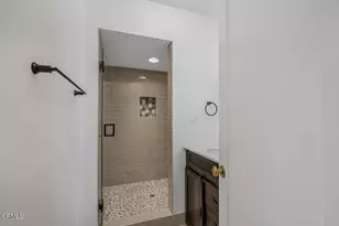 6131 Ranchito Ave, Los Angeles, CA 91401 - Photo 9