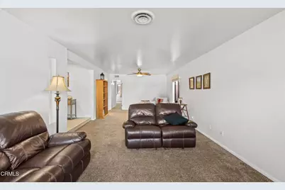 6105 Diamond Oaks Avenue, Bakersfield, CA 93306 - Photo 11