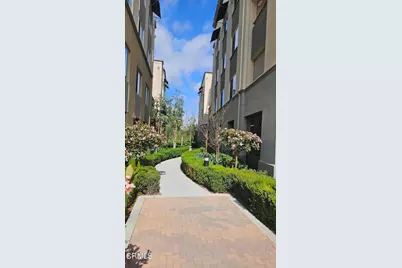 2820 Wagon Wheel Road #403, Oxnard, CA 93036 - Photo 3