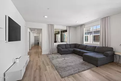 2850 Wagon Wheel #402, Oxnard, CA 93036 - Photo 5