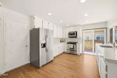 2933 Great Smokey Court, Westlake Village, CA 91362 - Photo 11