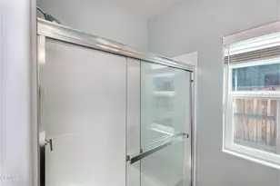 9634 Silver Falls Ln, Shafter, CA 93263 - Photo 15