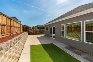 9634 Silver Falls Ln, Shafter, CA 93263 - Photo 21