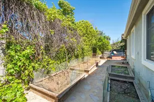 1898 Summertime Ave, Simi Valley, CA 93065 - Photo 33