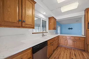 98 Begonia Pl, Ventura, CA 93004 - Photo 9