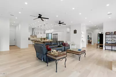 395 Sherwood Court, Thousand Oaks, CA 91361 - Photo 11