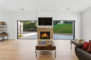 395 Sherwood Ct, Thousand Oaks, CA 91361 - Photo 13