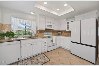 42063 Village 42, Camarillo, CA 93012 - Photo 9