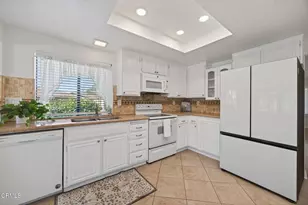 42063 Village 42, Camarillo, CA 93012 - Photo 9