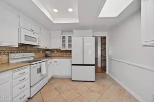 42063 Village 42, Camarillo, CA 93012 - Photo 11