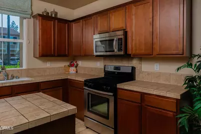 1927 Holt Rinehart Avenue, Bakersfield, CA 93311 - Photo 15