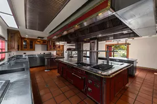 2940 Kuehner Dr, Simi Valley, CA 93063 - Photo 47