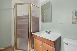 622 E Poplar St, Oxnard, CA 93033 - Photo 17