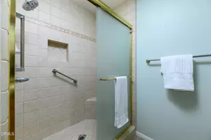 40218 Village 40, Camarillo, CA 93012 - Photo 17