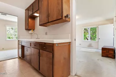 17835 Tarzana Street, Encino, CA 91316 - Photo 21