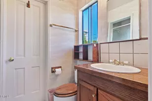 17835 Tarzana St, Encino, CA 91316 - Photo 17