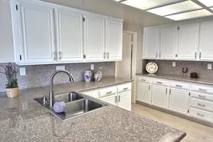 42028 Village 42, Camarillo, CA 93012 - Photo 13