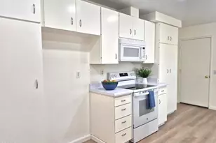 3225 Village 3, Camarillo, CA 93012 - Photo 11