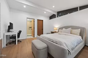 22261 Ybarra Rd, Woodland Hills, CA 91364 - Photo 27