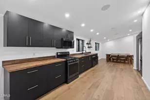 22261 Ybarra Rd, Woodland Hills, CA 91364 - Photo 17